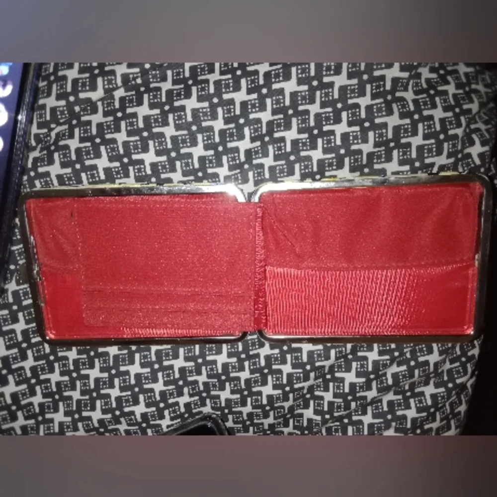 Custom Designed Creations Wallet - Picture 3 of 5